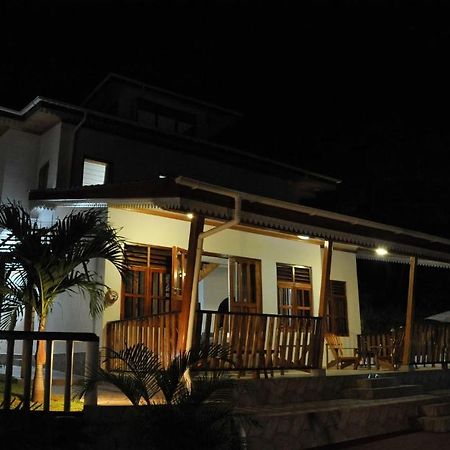 La Fontaine Holiday Apartment Бель-Омбр Номер фото