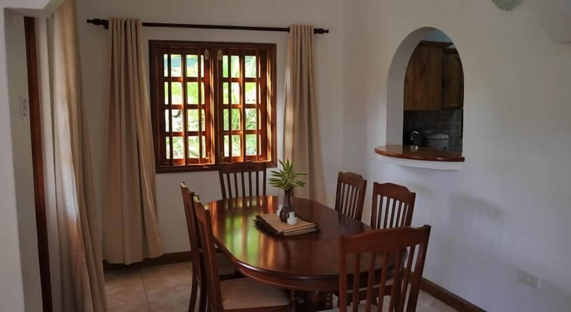 La Fontaine Holiday Apartment Бель-Омбр Экстерьер фото