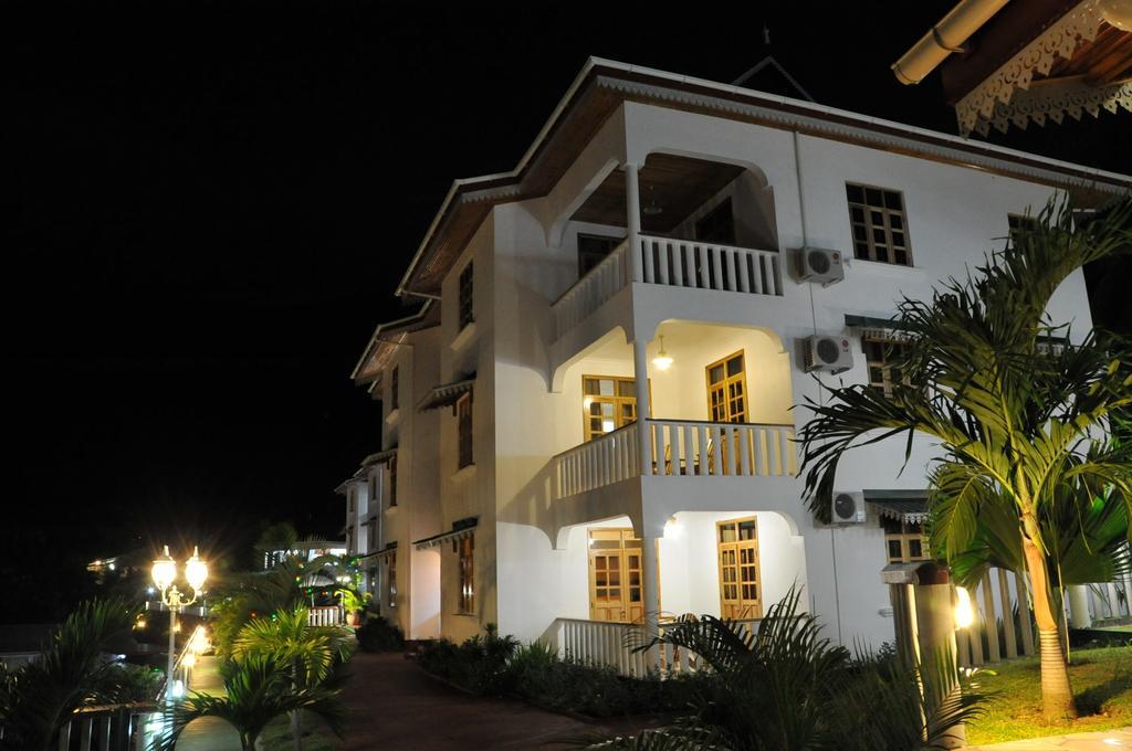 La Fontaine Holiday Apartment Бель-Омбр Экстерьер фото