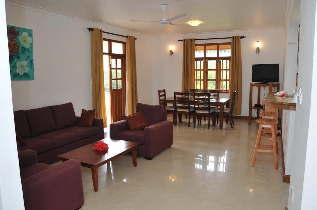 La Fontaine Holiday Apartment Бель-Омбр Экстерьер фото